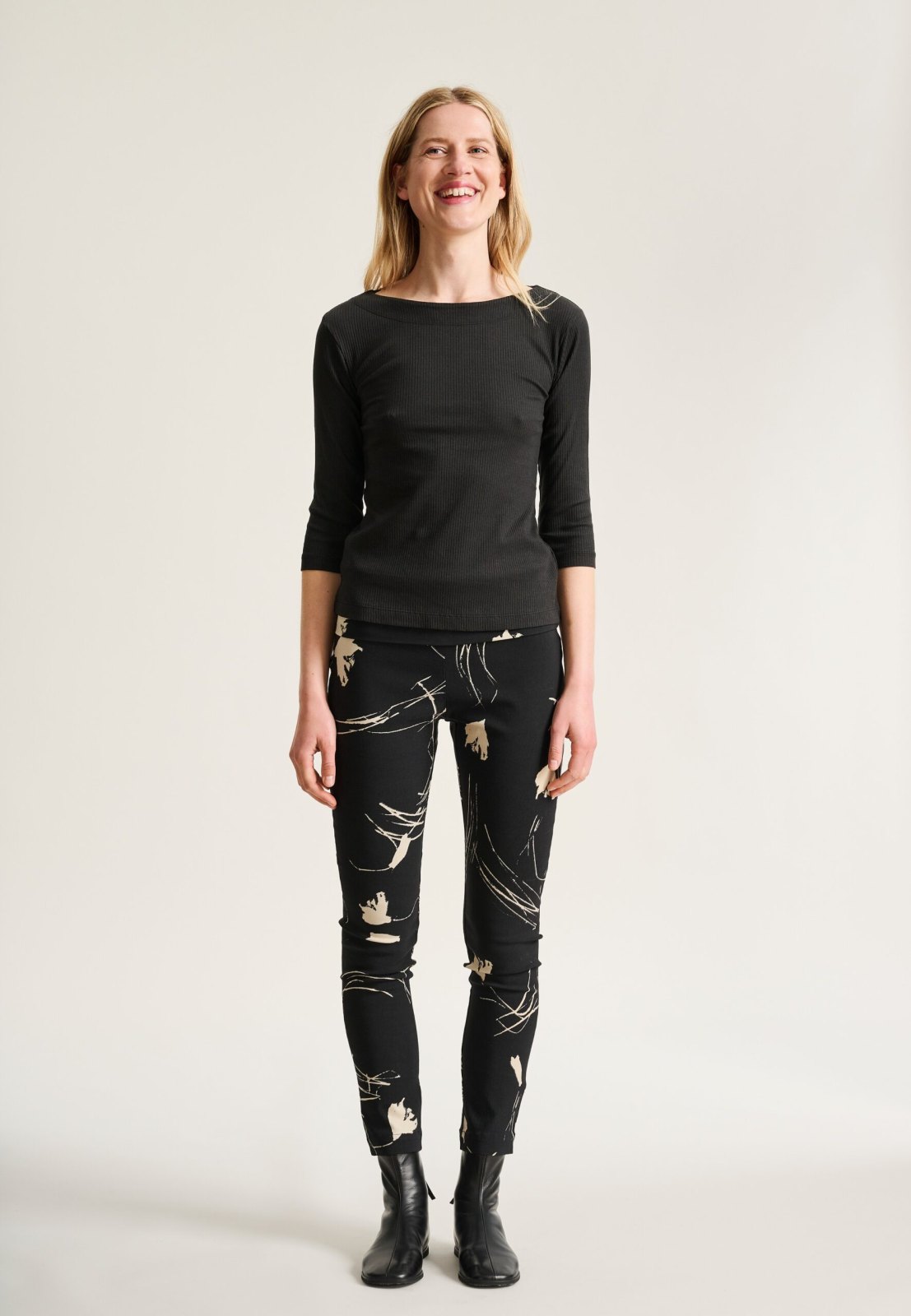 Naibu Rib 3/4-Sleeved Black Blouse 15317