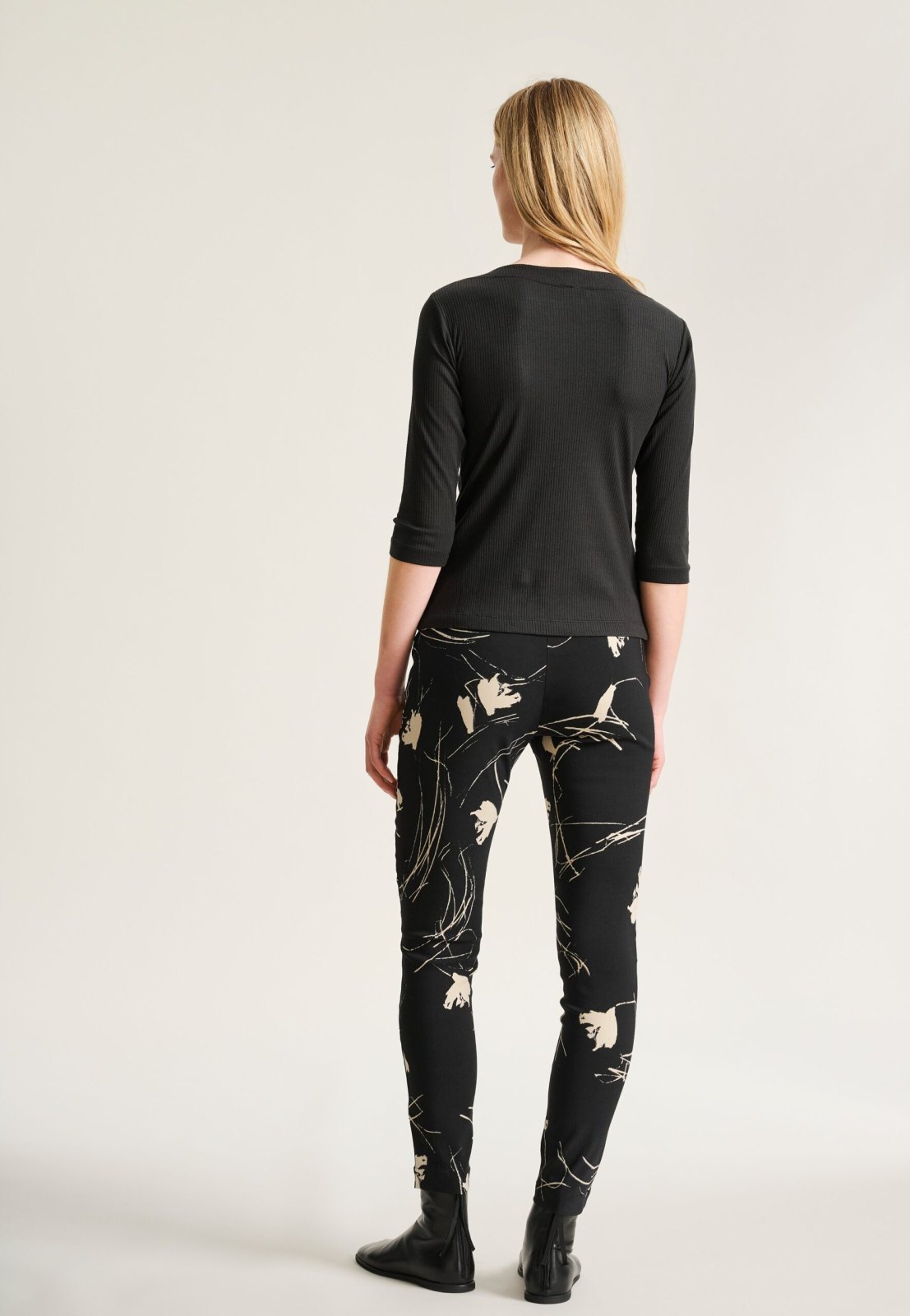 Naibu Rib 3/4-Sleeved Black Blouse 15317