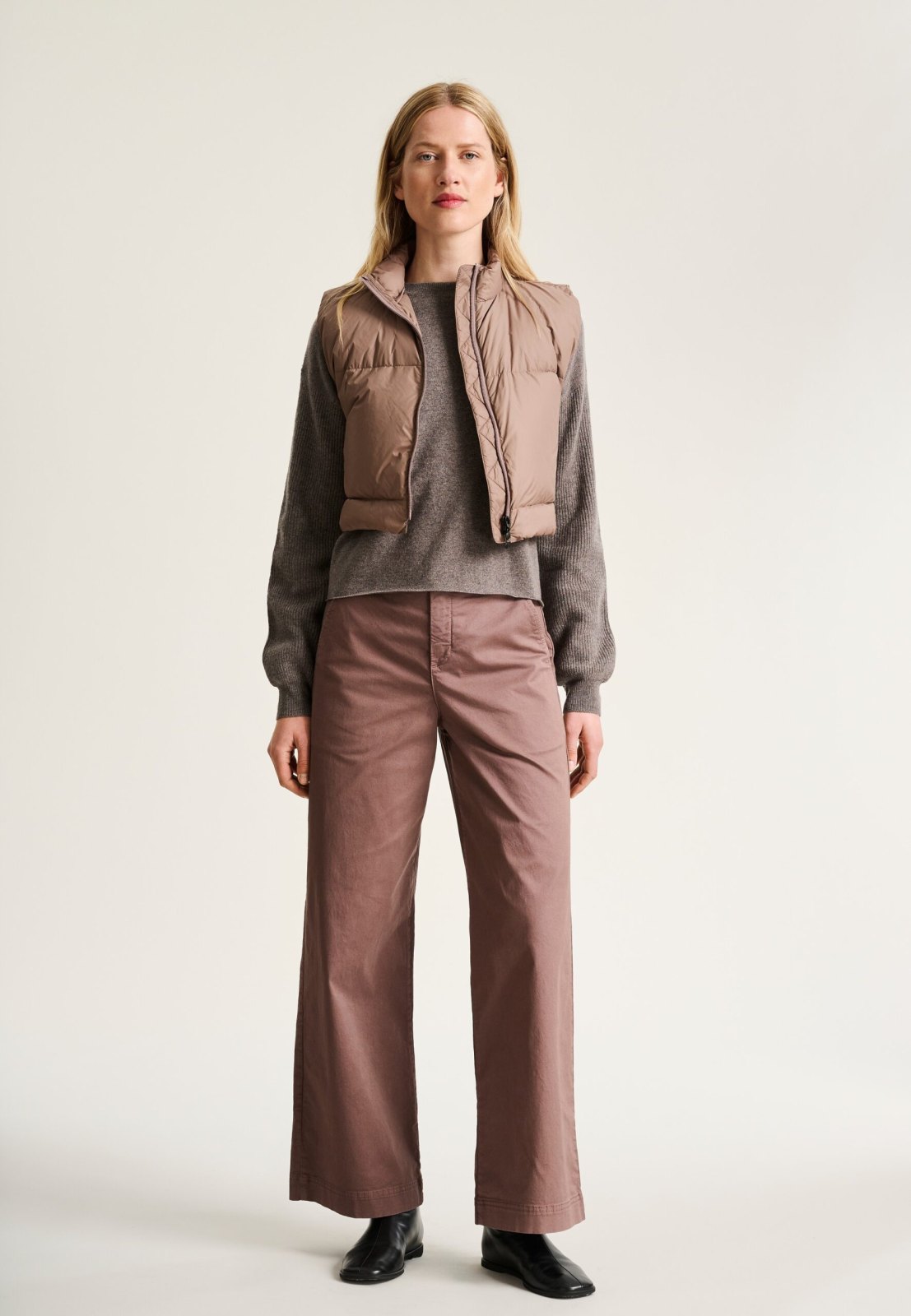 Feather Down Short Waistcoat Deer 15430