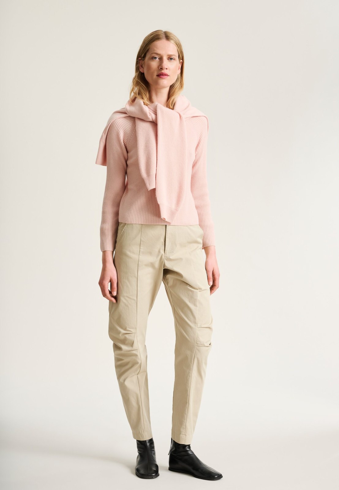 Tazuke Pleated Trousers Stone 15402